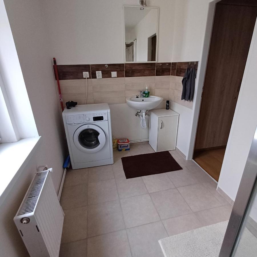 Ap 5 Alice Near Springs - 4 Rooms 카를로비바리 외부 사진